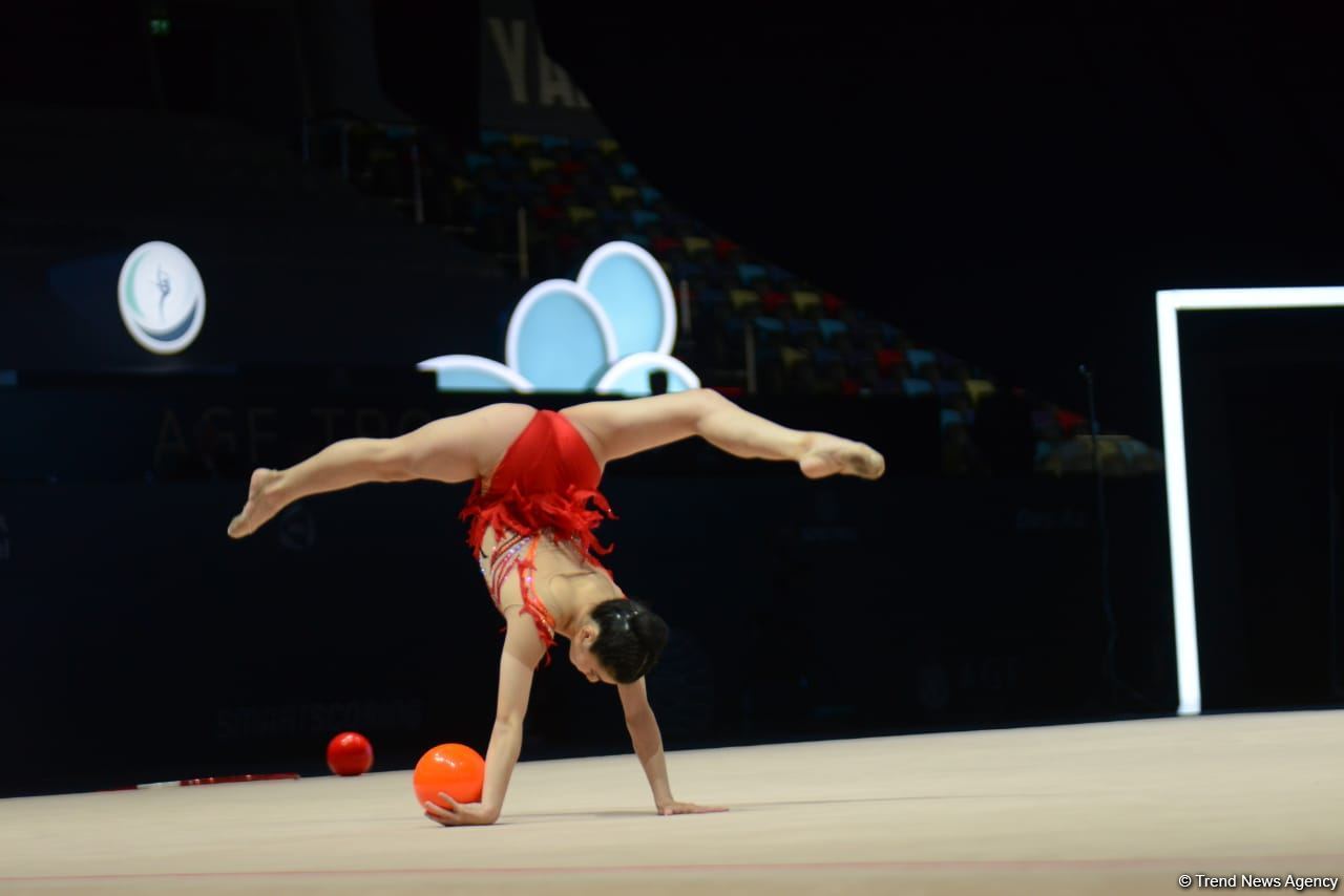 FIG Rhythmic Gymnastics World Cup competitions continue in Baku (PHOTO)