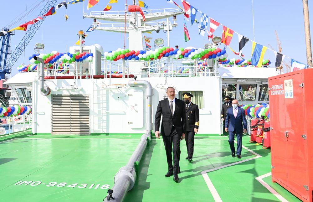 Президент Ильхам Алиев принял участие в церемонии сдачи в эксплуатацию судна-парома «Зарифа Алиева» (ФОТО/ВИДЕО)
