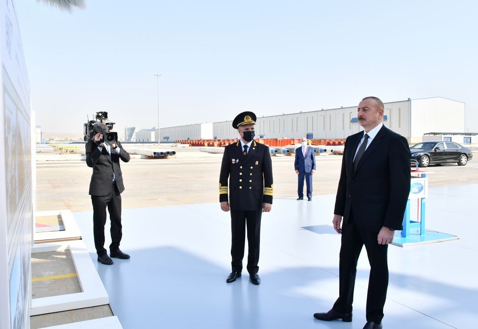 Президент Ильхам Алиев принял участие в церемонии сдачи в эксплуатацию судна-парома «Зарифа Алиева» (ФОТО/ВИДЕО)