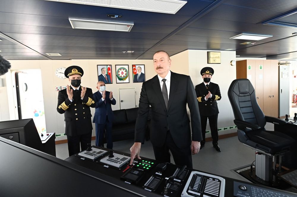 Президент Ильхам Алиев принял участие в церемонии сдачи в эксплуатацию судна-парома «Зарифа Алиева» (ФОТО/ВИДЕО)