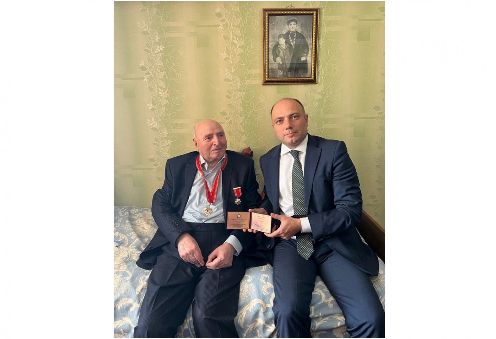 Министр культуры Азербайджана вручил Видади Бабанлы орден "Шараф" (ФОТО)
