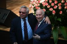 Играй, волшебный тар! Юбилей выдающегося музыканта Рамиза Гулиева (ФОТО)