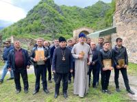 Начался визит представителей Албано-удинской и других христианских общин в Кяльбаджар (ФОТО)