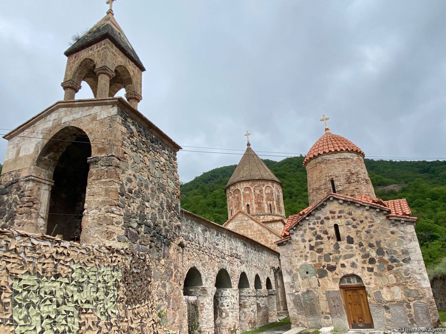 Начался визит представителей Албано-удинской и других христианских общин в Кяльбаджар (ФОТО)