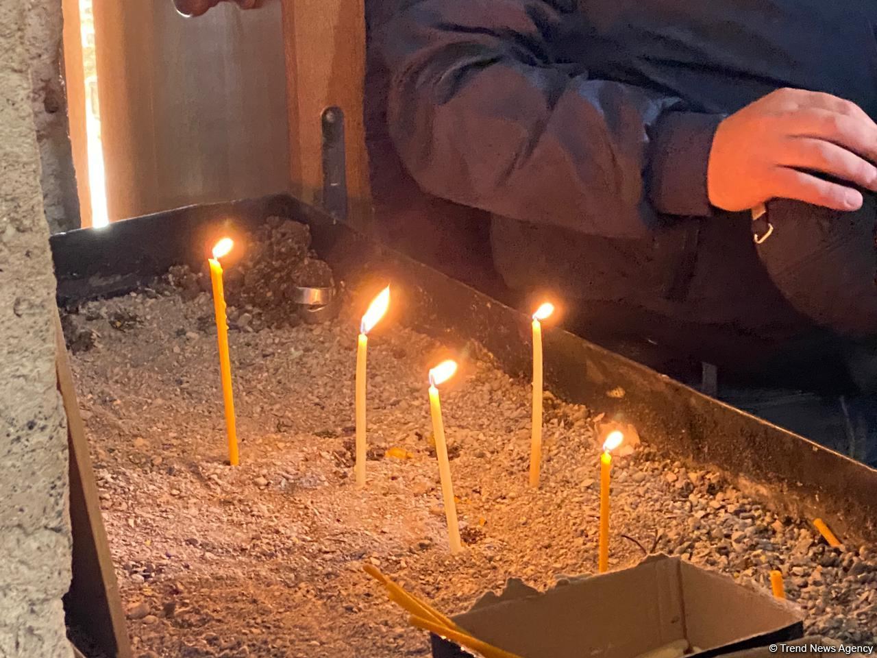 Начался визит представителей Албано-удинской и других христианских общин в Кяльбаджар (ФОТО)