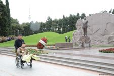 Общественность Азербайджана чтит память великого лидера Гейдара Алиева (ФОТО)