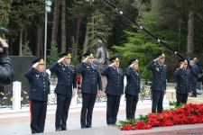 Общественность Азербайджана чтит память великого лидера Гейдара Алиева (ФОТО)
