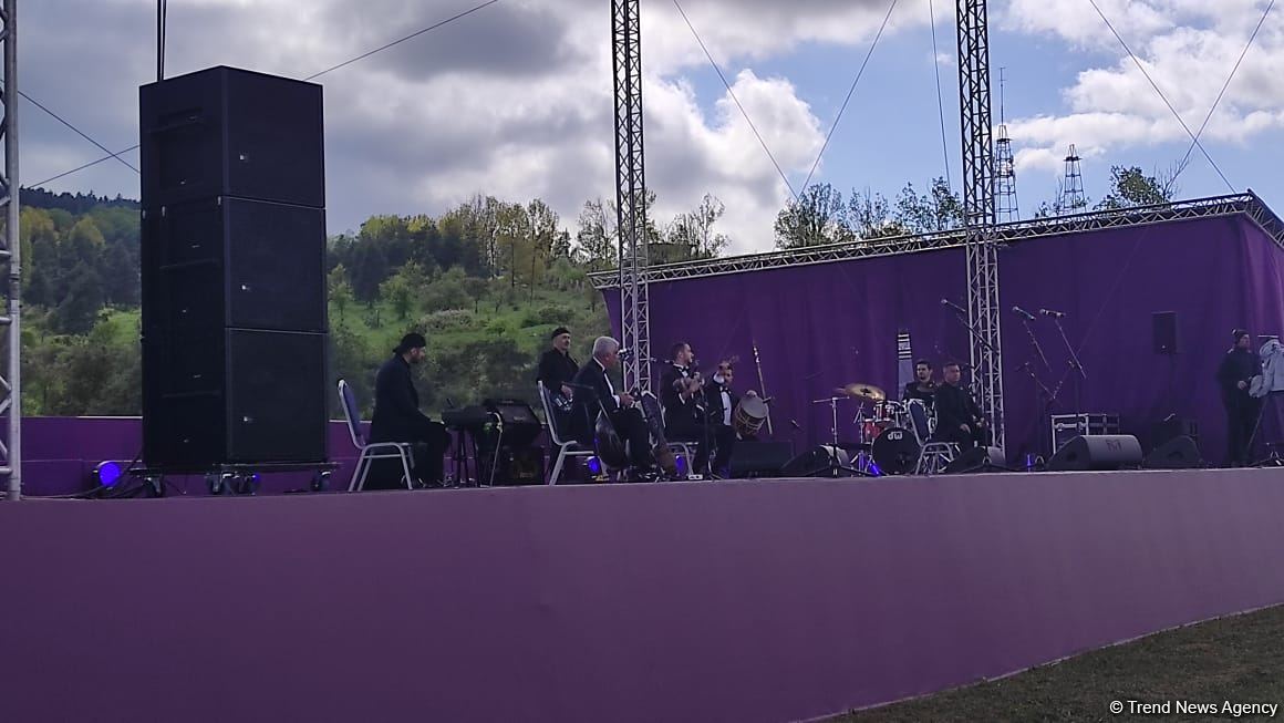 Второй день V Международного фольклорного фестиваля "Харыбюльбюль" - неожиданные сочетания музыкальных стилей и море импровизации (ФОТО/ВИДЕО)