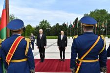 В Баку состоялась официальная церемония встречи Президента Литвы (ФОТО/ВИДЕО)