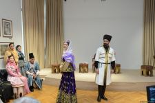 Театральный подарок к Международному дню музеев - актеры Бакинского муниципального театра показали спектакль о жизни Хуршидбану Натаван (ФОТО)