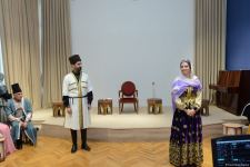 Театральный подарок к Международному дню музеев - актеры Бакинского муниципального театра показали спектакль о жизни Хуршидбану Натаван (ФОТО)