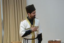 Театральный подарок к Международному дню музеев - актеры Бакинского муниципального театра показали спектакль о жизни Хуршидбану Натаван (ФОТО)