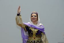 Театральный подарок к Международному дню музеев - актеры Бакинского муниципального театра показали спектакль о жизни Хуршидбану Натаван (ФОТО)