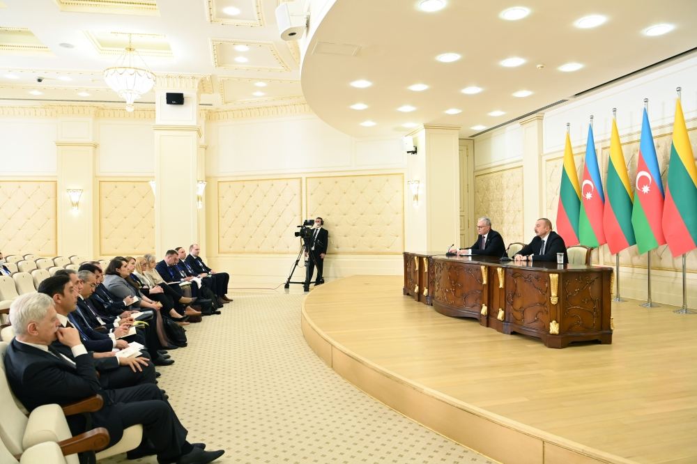 Президенты Азербайджана и Литвы выступили с заявлениями для печати (ФОТО/ВИДЕО)