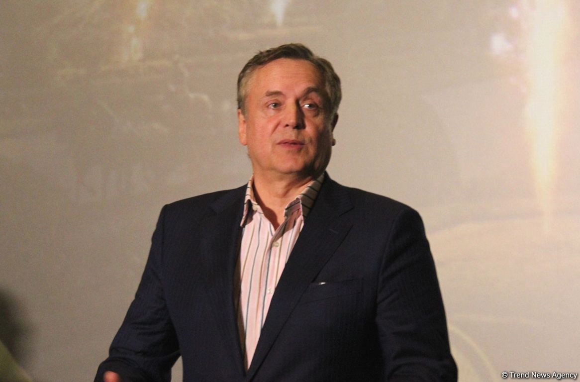 В Азербайджан "опасно" приезжать, сразу набираешь несколько лишних килограммов – народный артист России Андрей Соколов (ФОТО)
