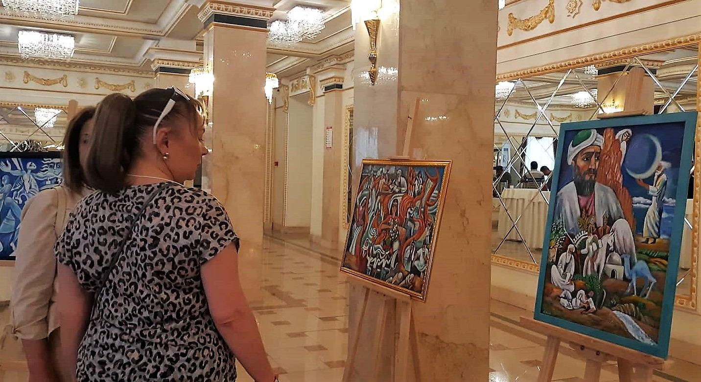 "Наш мир" – народный художник Ашраф Гейбатов представил картины, наполненные любовью к Азербайджану (ФОТО)