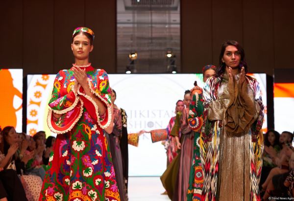 Azerbaijan Fashion Week 2022 – любимый Восток, футуризм, вечерние наряды (ФОТО)