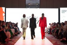 Azerbaijan Fashion Week 2022 – любимый Восток, футуризм, вечерние наряды (ФОТО)