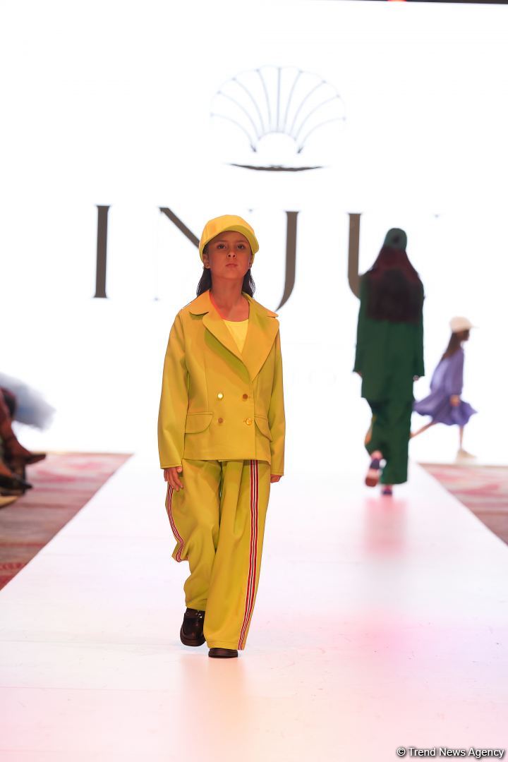 Azerbaijan Fashion Week 2022 – любимый Восток, футуризм, вечерние наряды (ФОТО)