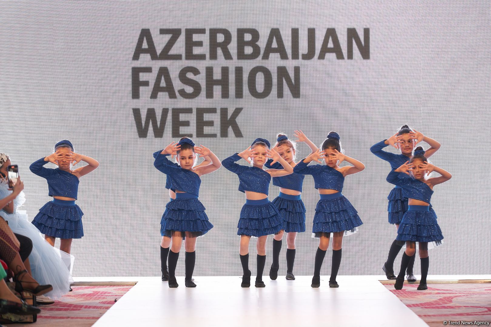 Azerbaijan Fashion Week 2022 – любимый Восток, футуризм, вечерние наряды (ФОТО)