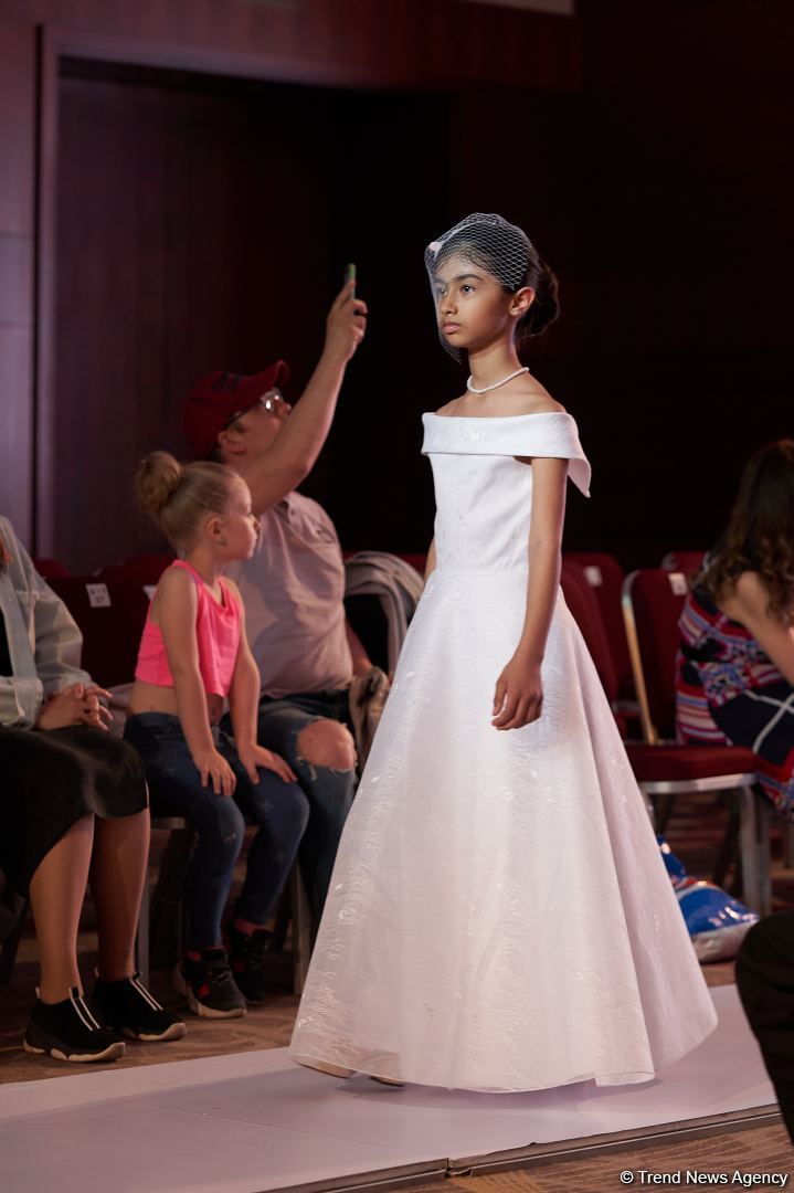 Azerbaijan Fashion Week 2022 – любимый Восток, футуризм, вечерние наряды (ФОТО)