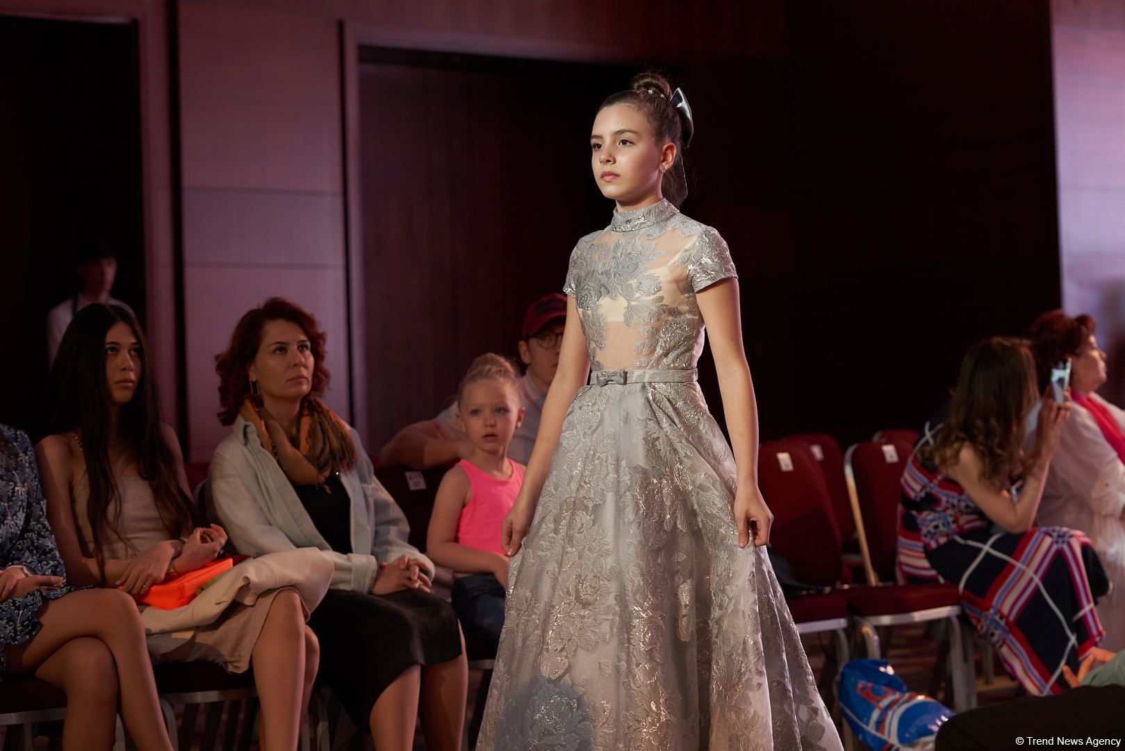 Azerbaijan Fashion Week 2022 – любимый Восток, футуризм, вечерние наряды (ФОТО)