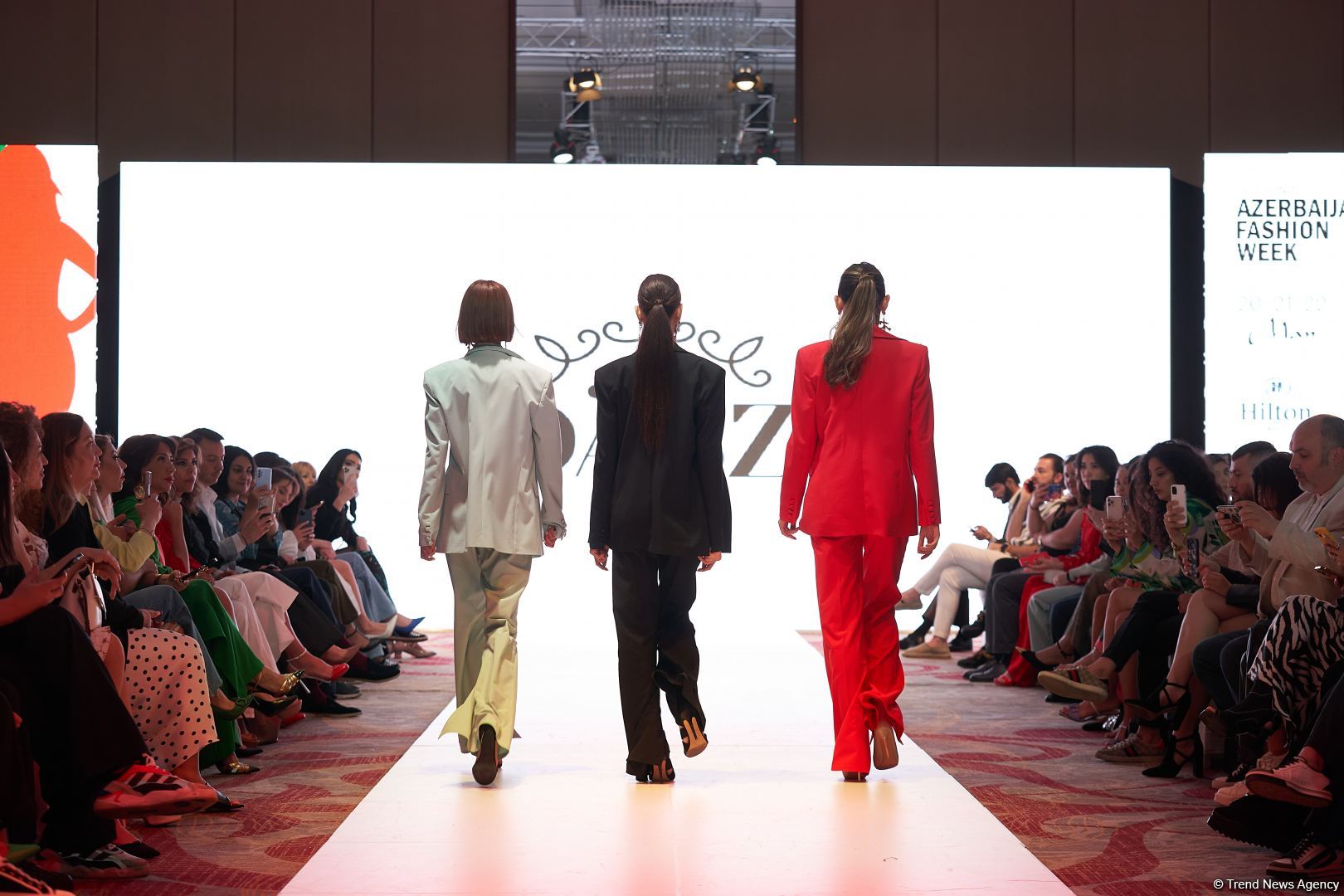 Azerbaijan Fashion Week 2022 – любимый Восток, футуризм, вечерние наряды (ФОТО)