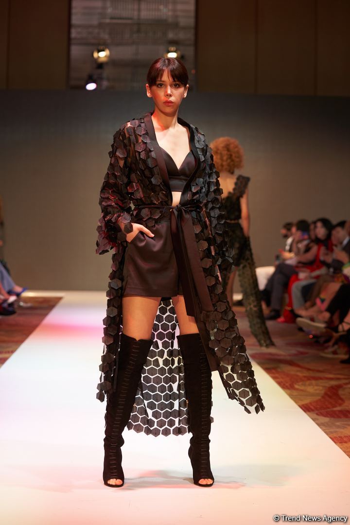 Azerbaijan Fashion Week 2022 – любимый Восток, футуризм, вечерние наряды (ФОТО)