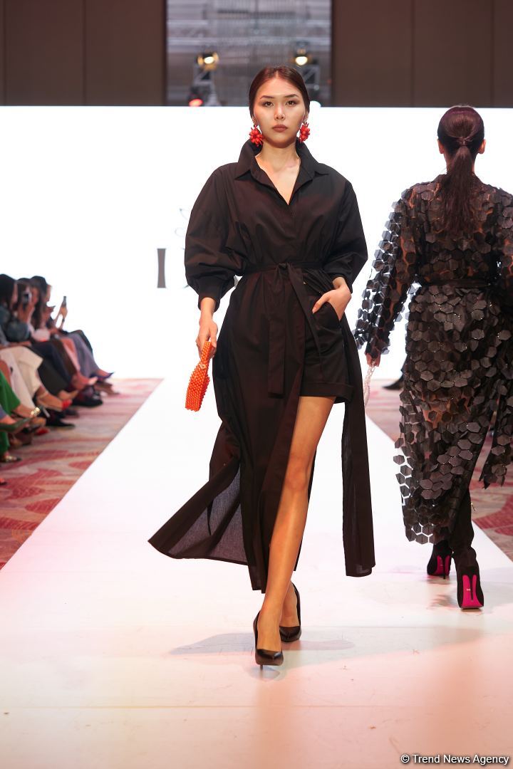 Azerbaijan Fashion Week 2022 – любимый Восток, футуризм, вечерние наряды (ФОТО)