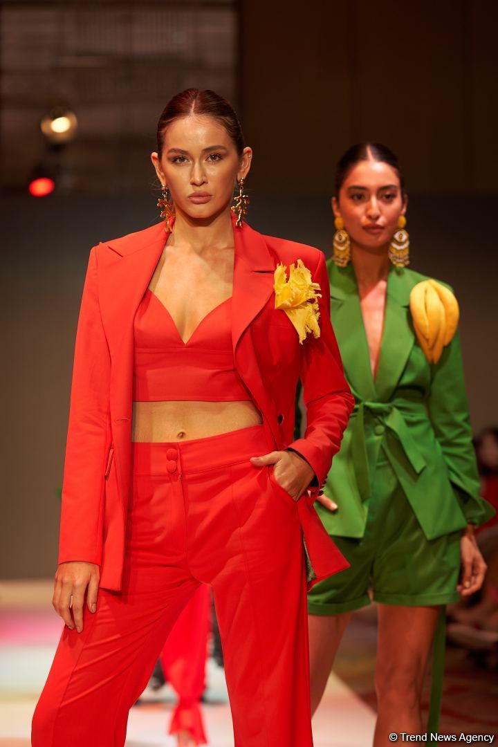Azerbaijan Fashion Week 2022 – любимый Восток, футуризм, вечерние наряды (ФОТО)