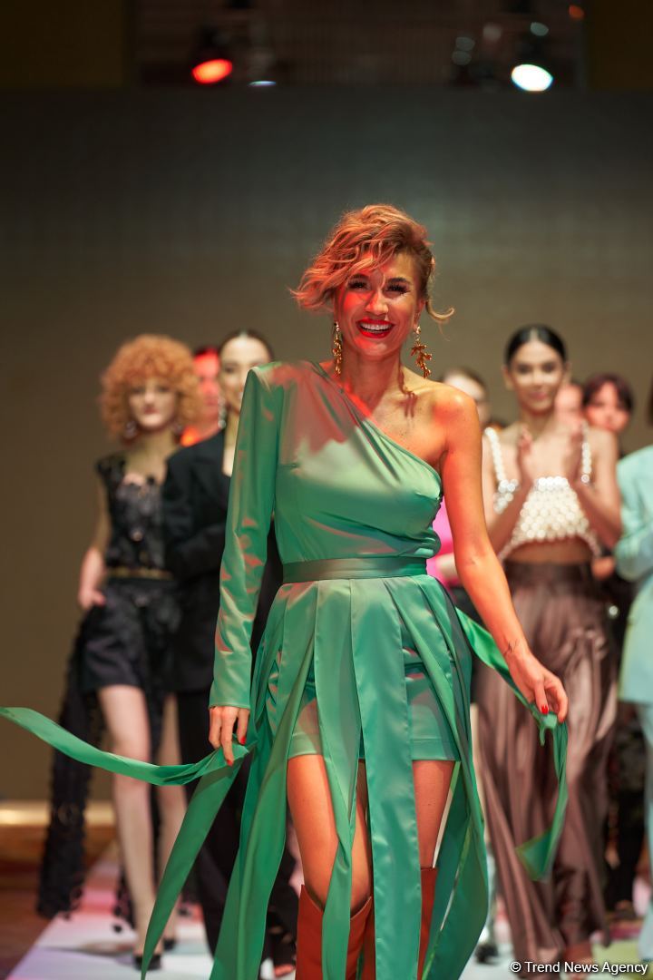 Azerbaijan Fashion Week 2022 – любимый Восток, футуризм, вечерние наряды (ФОТО)