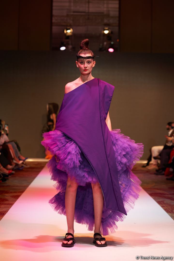 Azerbaijan Fashion Week 2022 – любимый Восток, футуризм, вечерние наряды (ФОТО)
