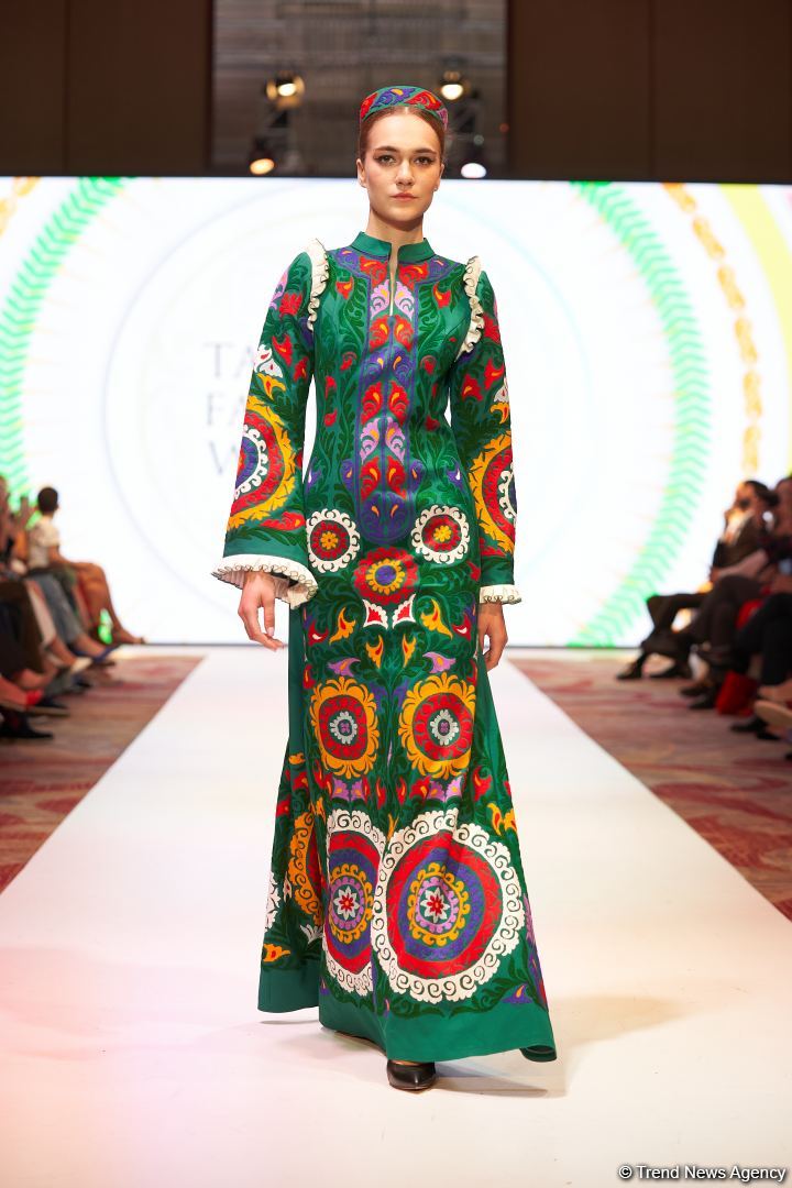 Azerbaijan Fashion Week 2022 – любимый Восток, футуризм, вечерние наряды (ФОТО)