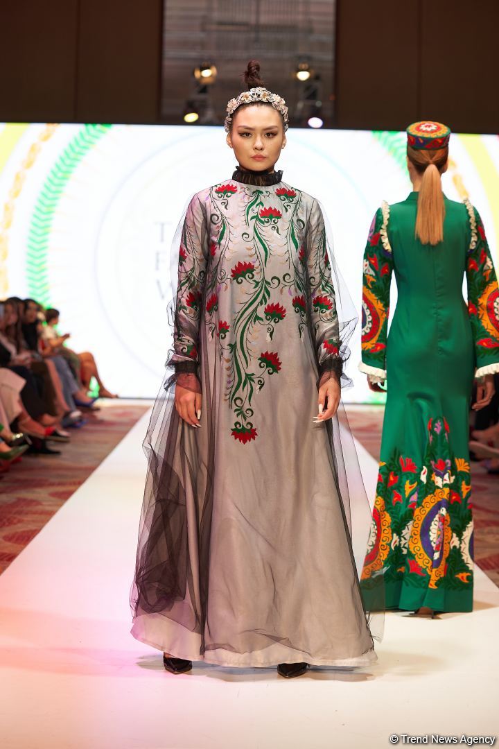Azerbaijan Fashion Week 2022 – любимый Восток, футуризм, вечерние наряды (ФОТО)