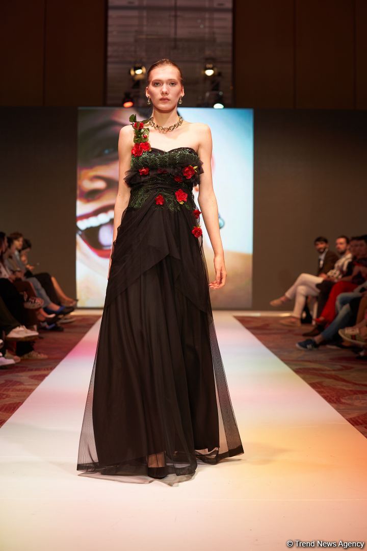 Azerbaijan Fashion Week 2022 – любимый Восток, футуризм, вечерние наряды (ФОТО)