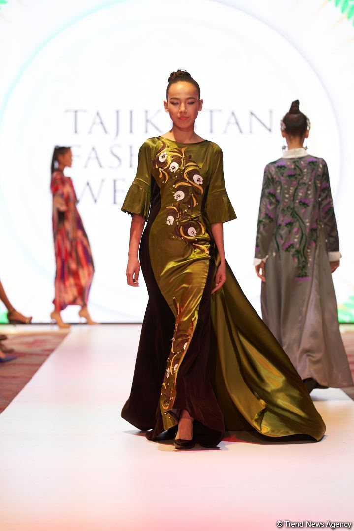 Azerbaijan Fashion Week 2022 – любимый Восток, футуризм, вечерние наряды (ФОТО)