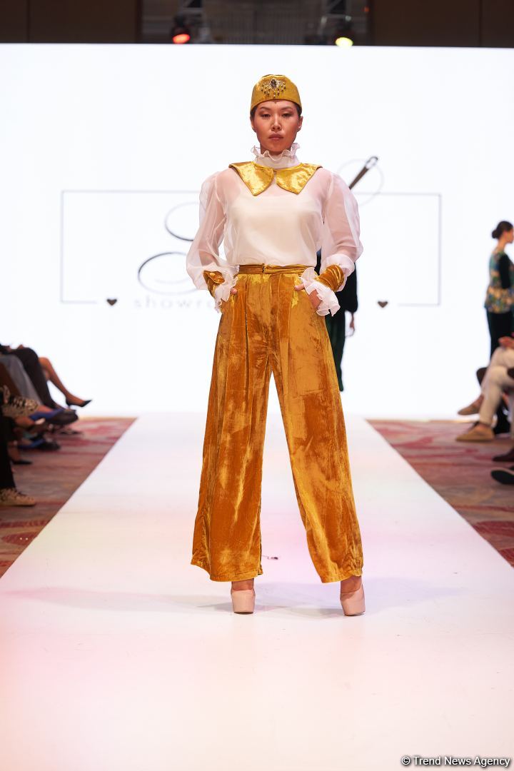 Azerbaijan Fashion Week 2022 – любимый Восток, футуризм, вечерние наряды (ФОТО)