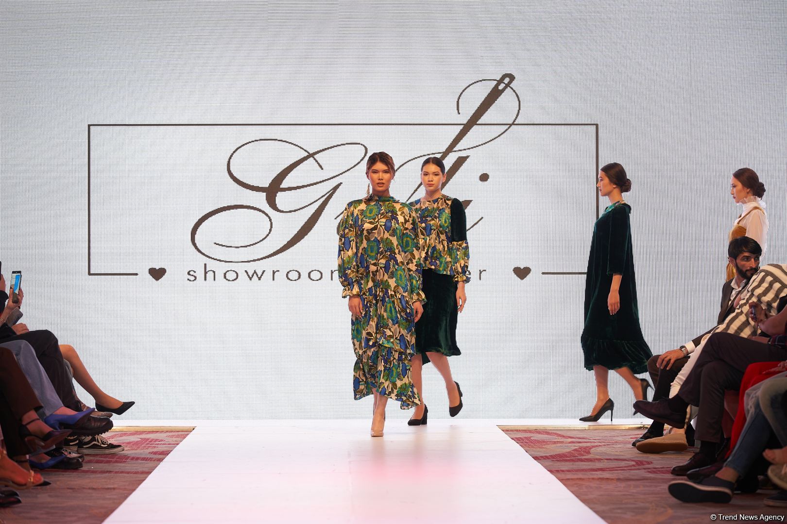 Azerbaijan Fashion Week 2022 – любимый Восток, футуризм, вечерние наряды (ФОТО)