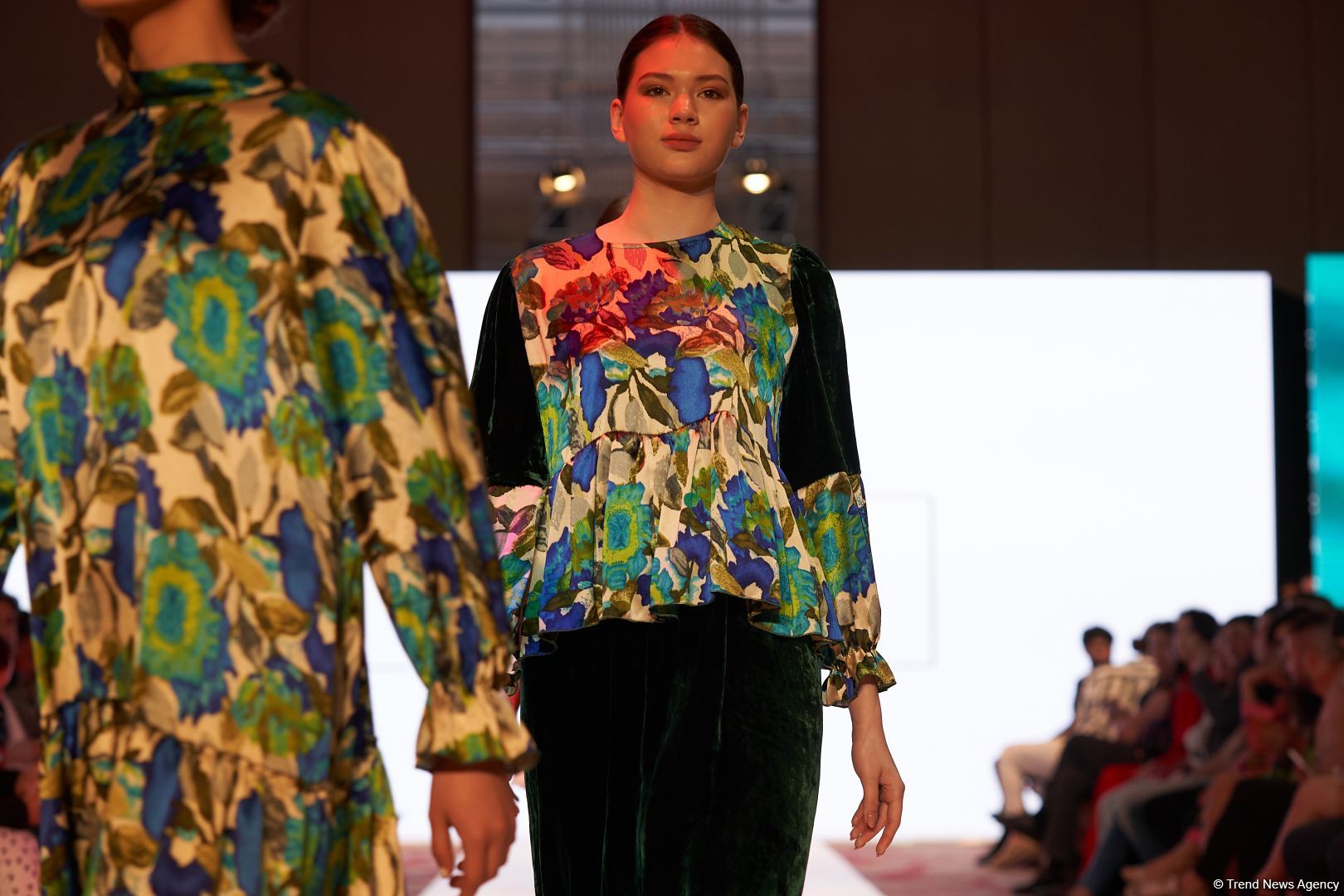 Azerbaijan Fashion Week 2022 – любимый Восток, футуризм, вечерние наряды (ФОТО)