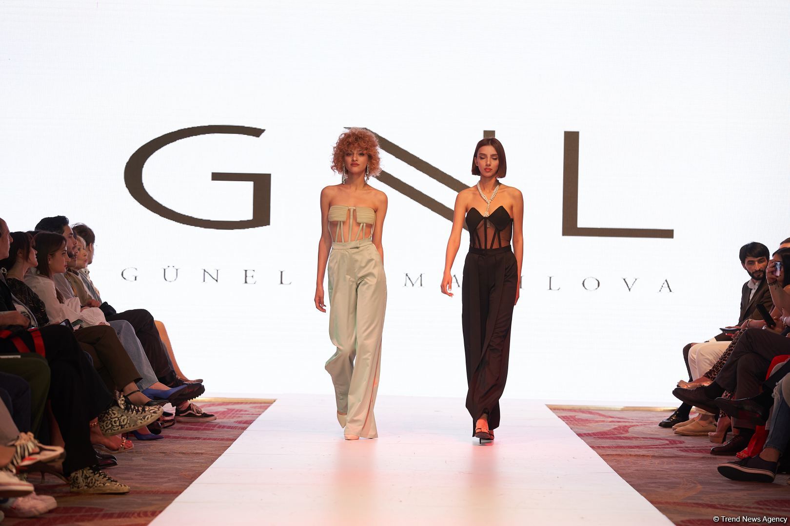 Azerbaijan Fashion Week 2022 – любимый Восток, футуризм, вечерние наряды (ФОТО)
