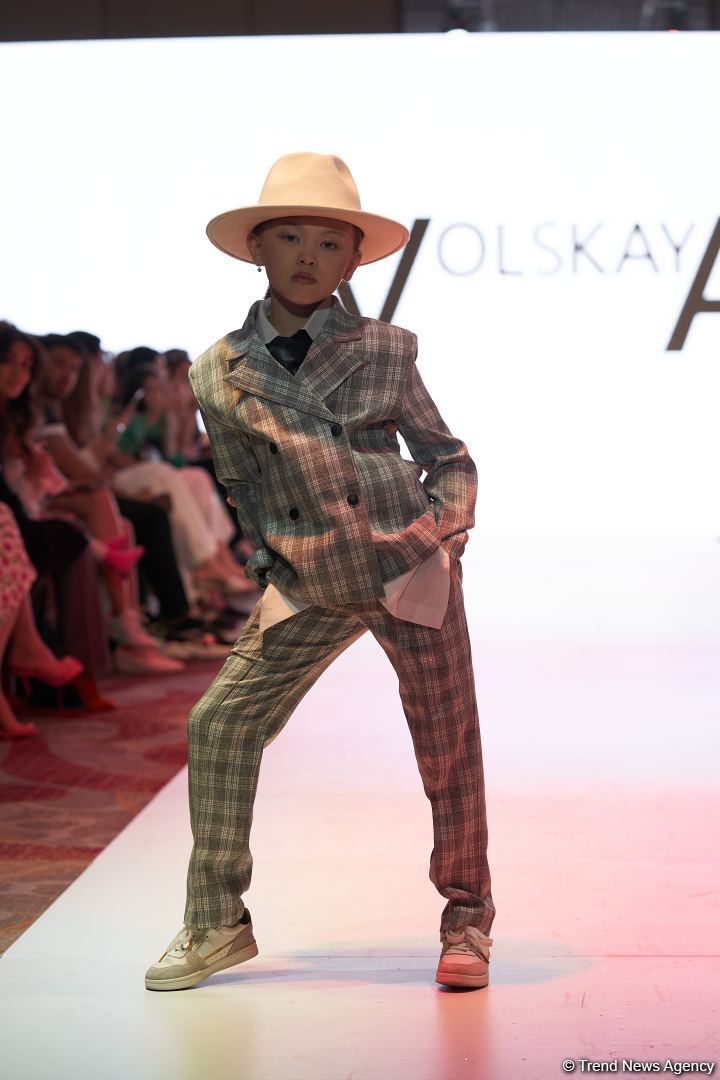 Azerbaijan Fashion Week 2022 – любимый Восток, футуризм, вечерние наряды (ФОТО)
