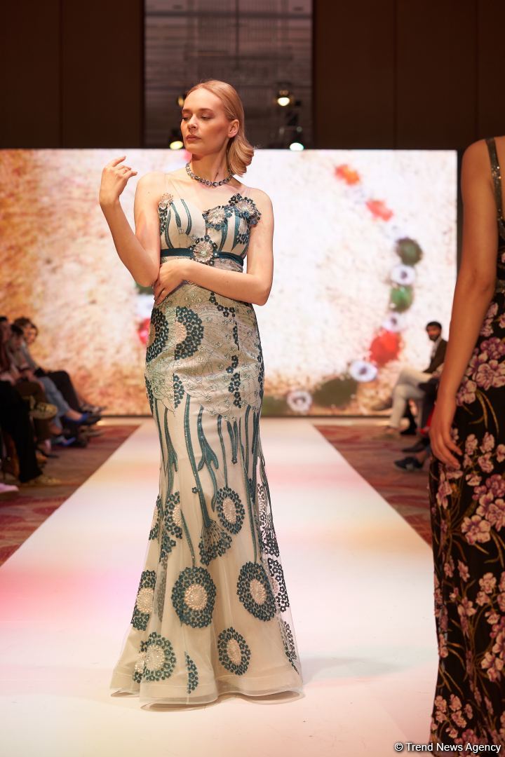Azerbaijan Fashion Week 2022 – любимый Восток, футуризм, вечерние наряды (ФОТО)