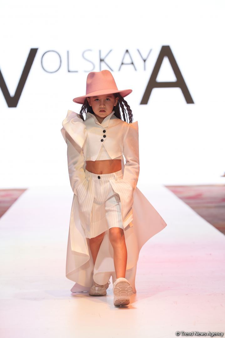 Azerbaijan Fashion Week 2022 – любимый Восток, футуризм, вечерние наряды (ФОТО)