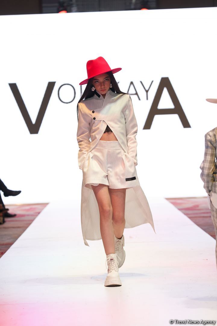 Azerbaijan Fashion Week 2022 – любимый Восток, футуризм, вечерние наряды (ФОТО)