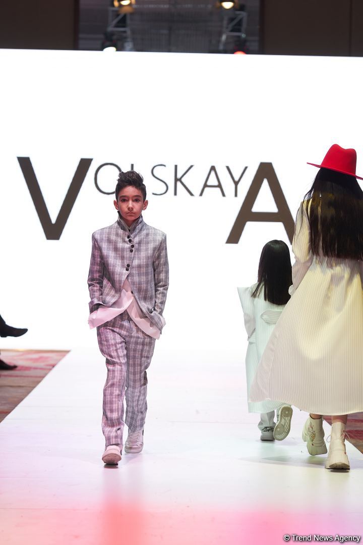 Azerbaijan Fashion Week 2022 – любимый Восток, футуризм, вечерние наряды (ФОТО)