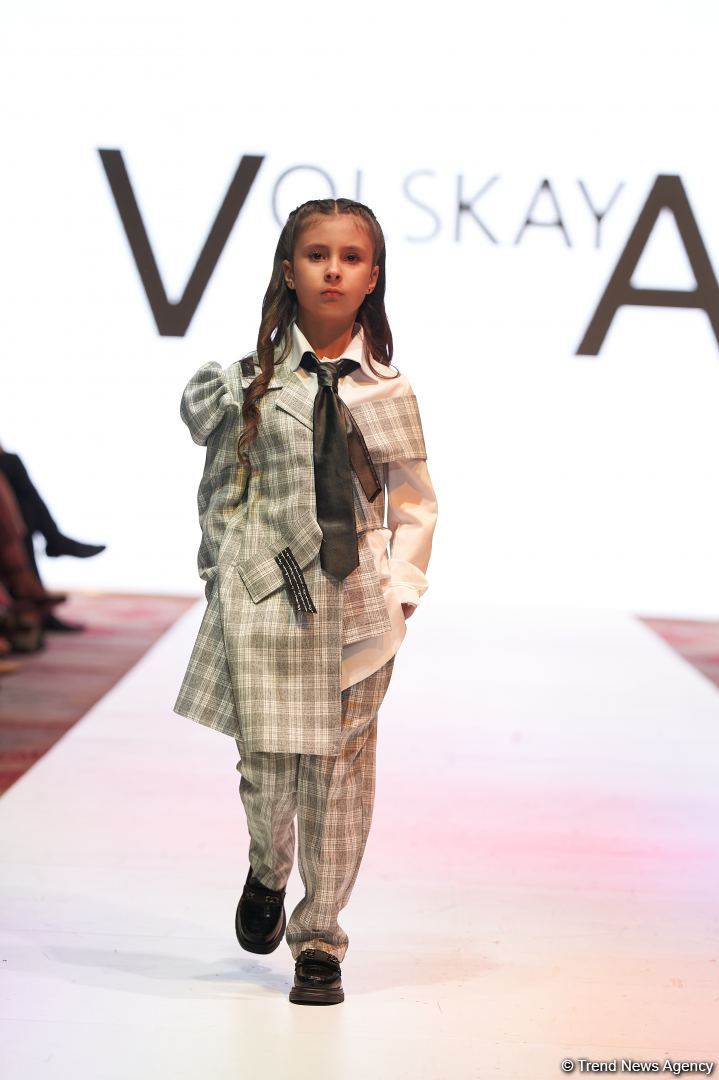 Azerbaijan Fashion Week 2022 – любимый Восток, футуризм, вечерние наряды (ФОТО)
