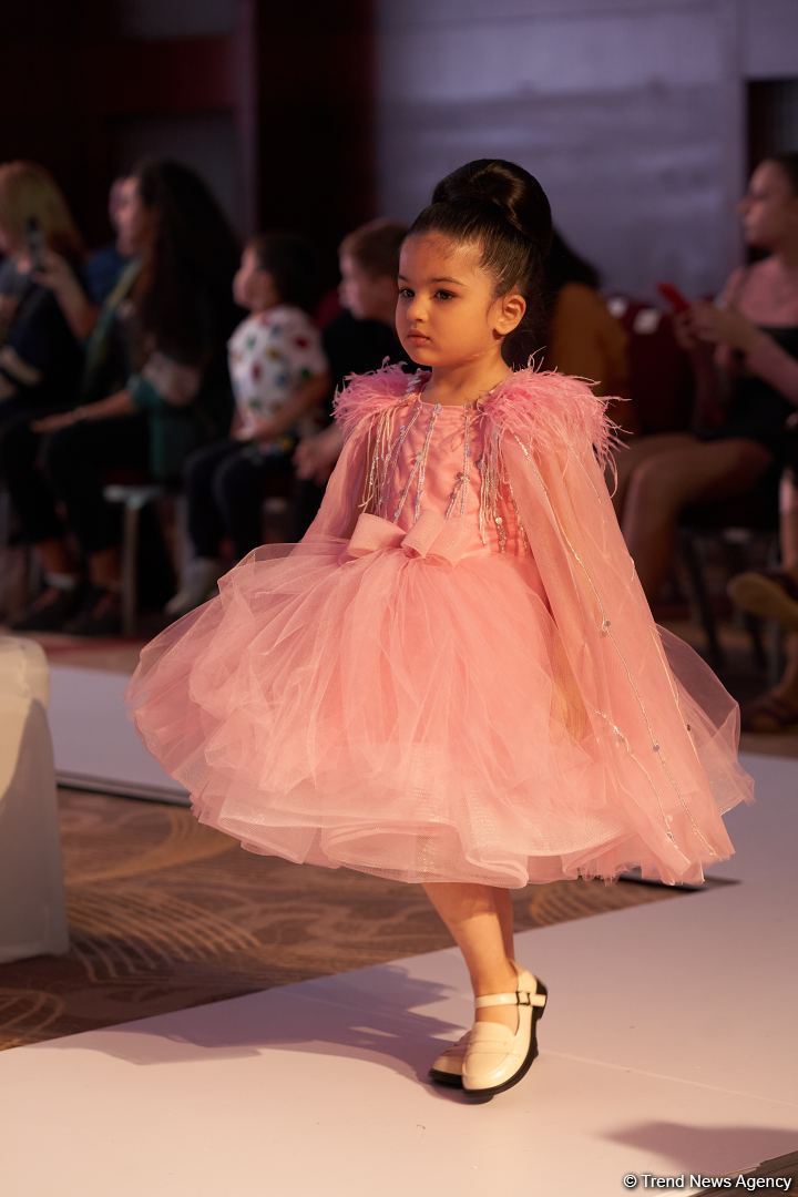 Azerbaijan Fashion Week 2022 – любимый Восток, футуризм, вечерние наряды (ФОТО)