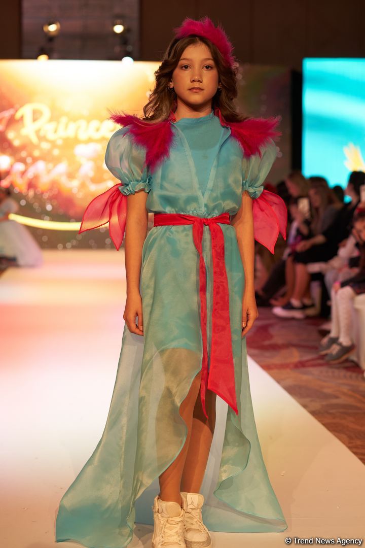 Azerbaijan Fashion Week 2022 – любимый Восток, футуризм, вечерние наряды (ФОТО)
