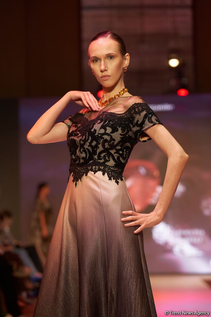 Azerbaijan Fashion Week 2022 – любимый Восток, футуризм, вечерние наряды (ФОТО)