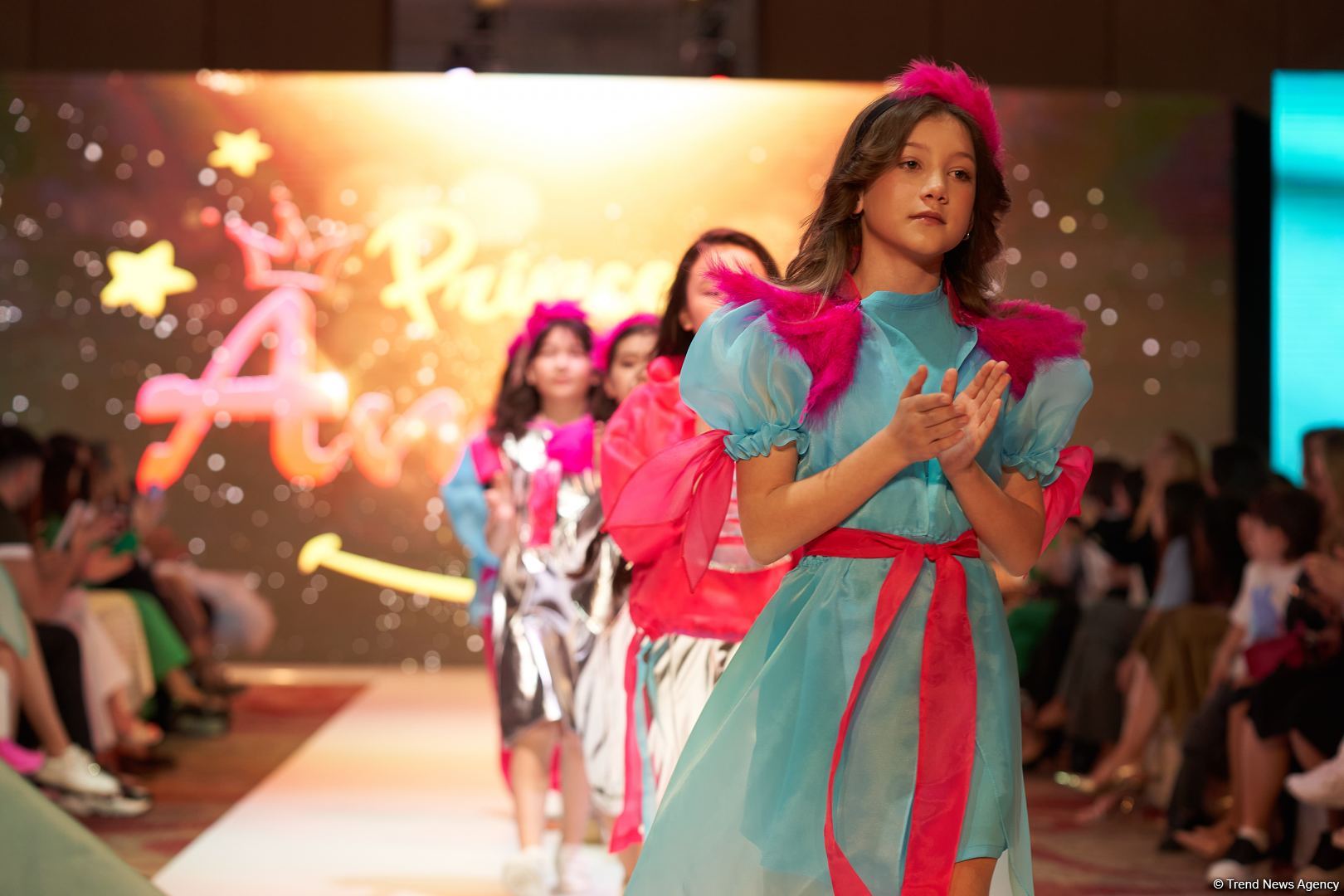 Azerbaijan Fashion Week 2022 – любимый Восток, футуризм, вечерние наряды (ФОТО)